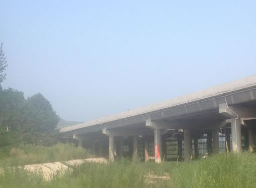 河南省连霍高速三口河大桥预应力碳纤维板加固