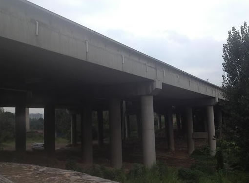 河南省连霍高速桥头沟大桥预应力碳纤维板加固